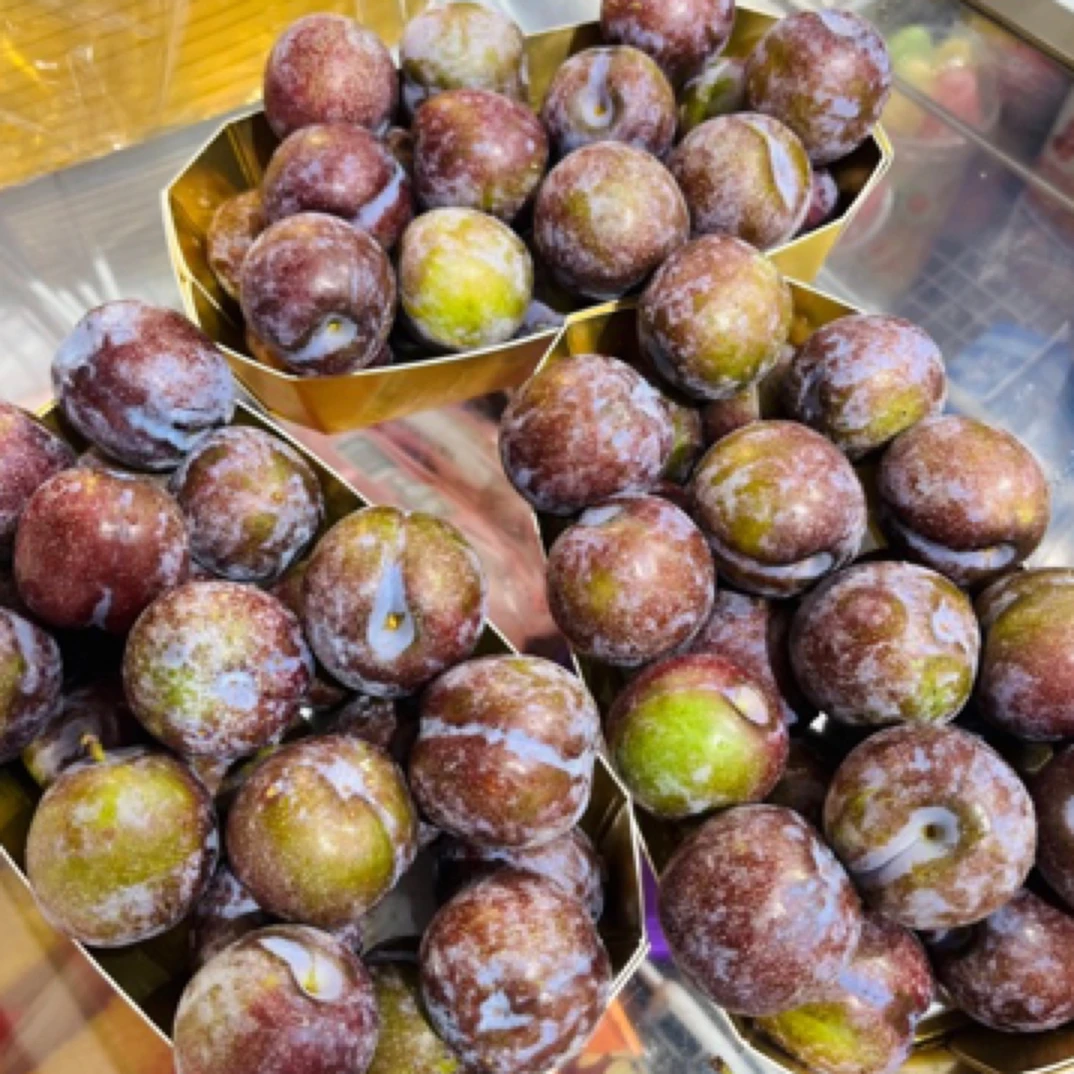 五月脆李果肉细嫩，汁水充足，果味浓郁产地重庆