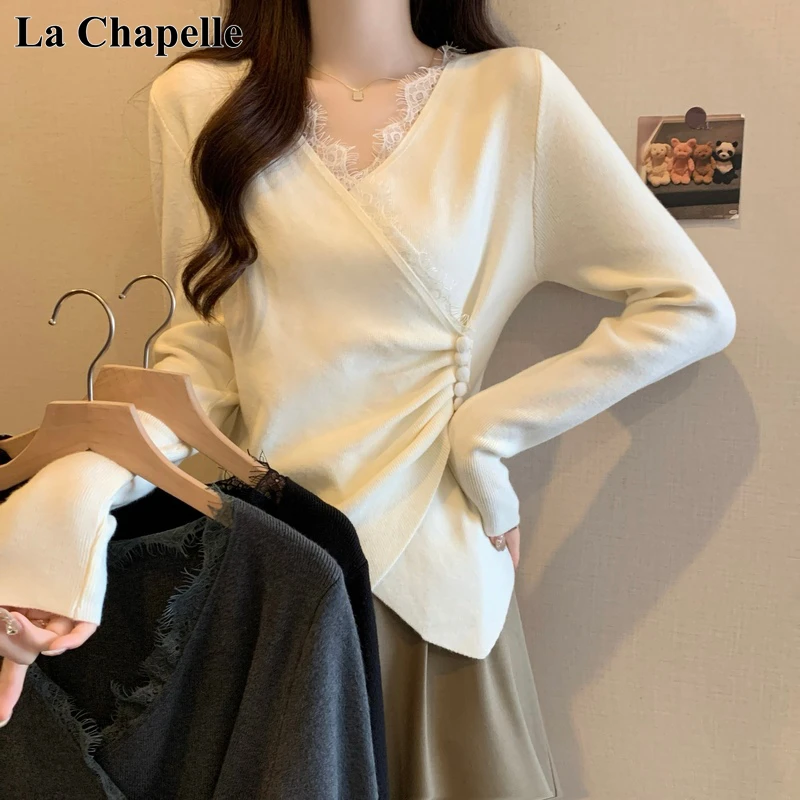 拉夏贝尔大码韩系微胖mm设计感V领蕾丝拼接针织毛衣不规则打底T恤