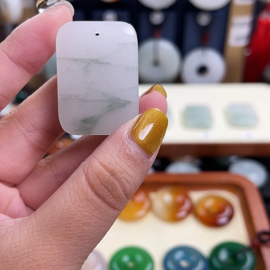 石英岩玉未镶嵌吊坠(赠链)?****在