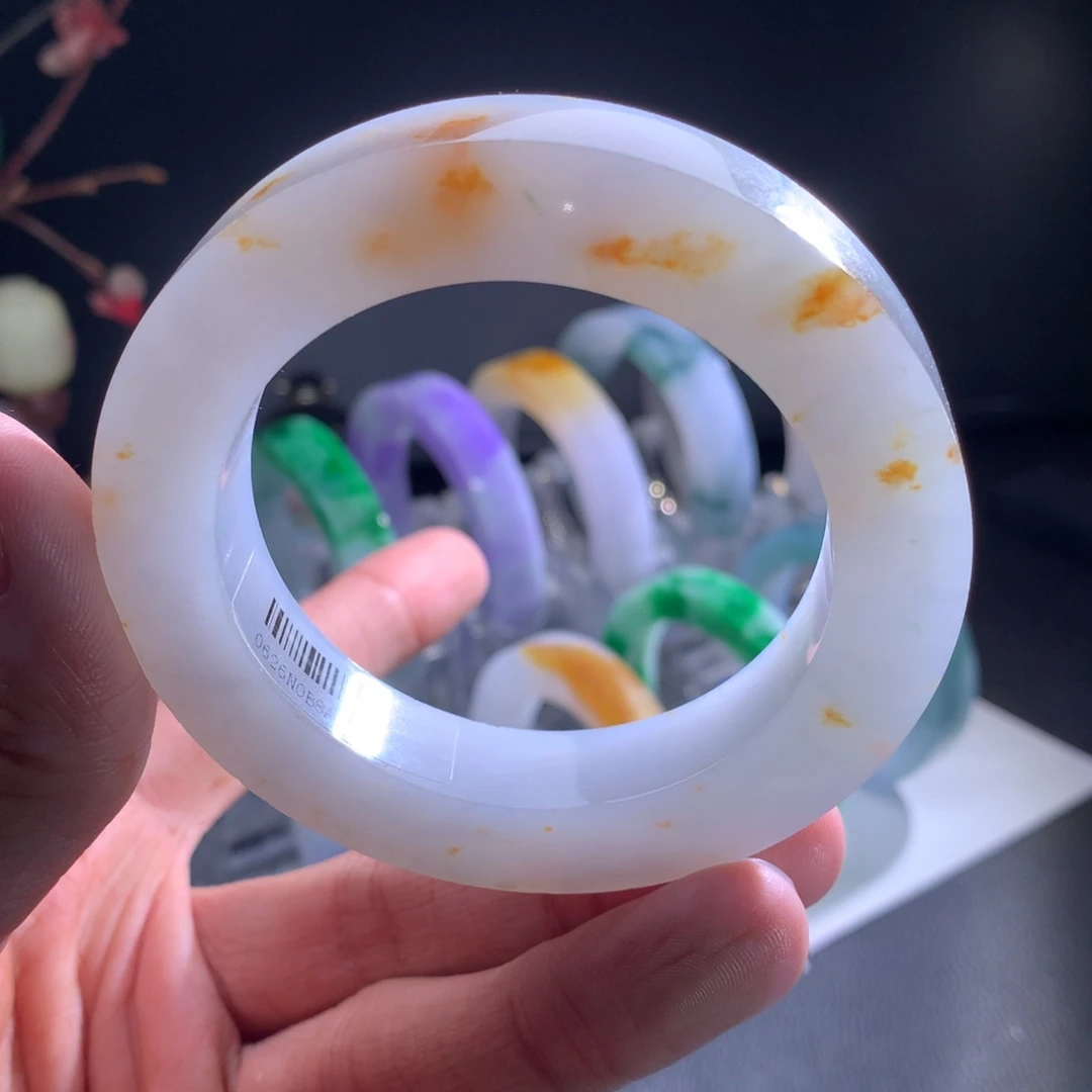 定制翡翠未镶嵌手镯