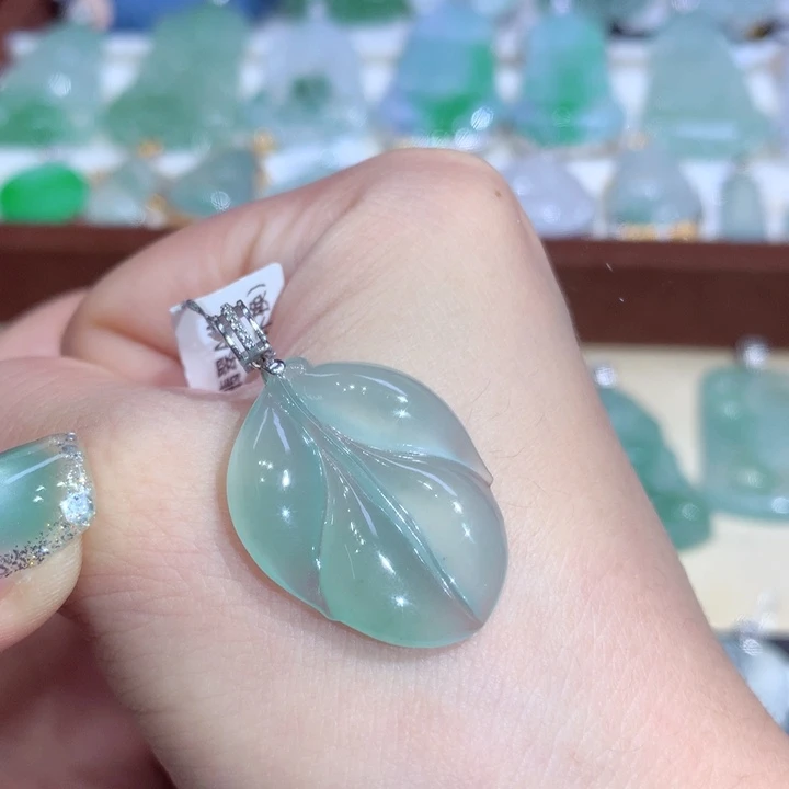 翡翠18K金镶嵌吊坠(不含链)叶