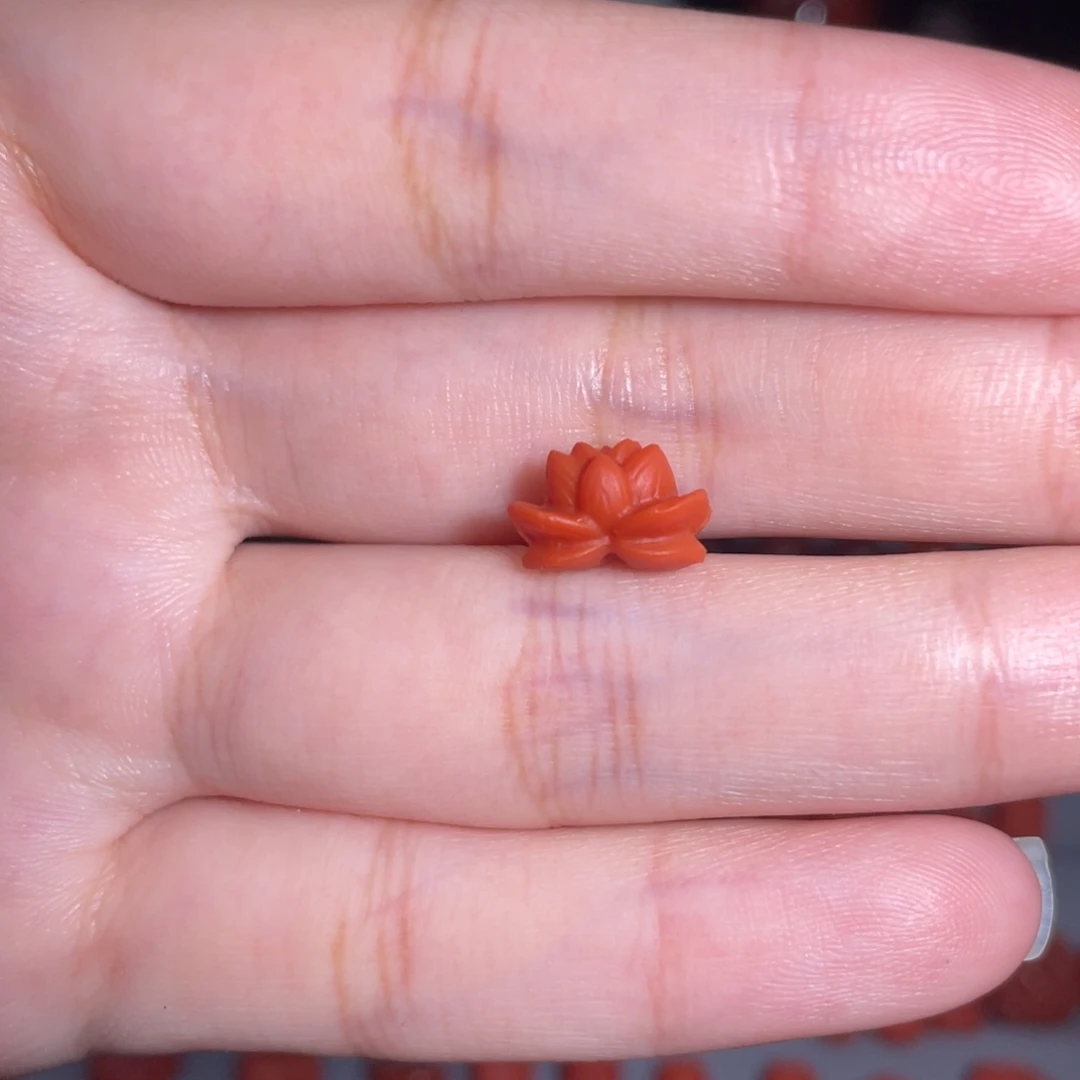 南红玛瑙未镶嵌莲花8mm