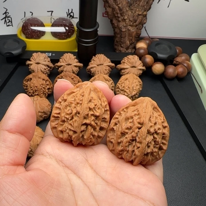 核桃把件36全品八龙筋