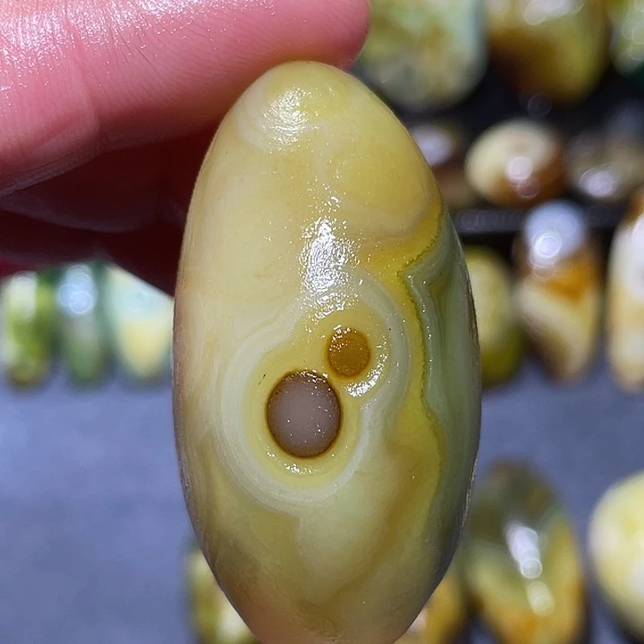 玛瑙/玉髓未镶嵌珠宝奇石