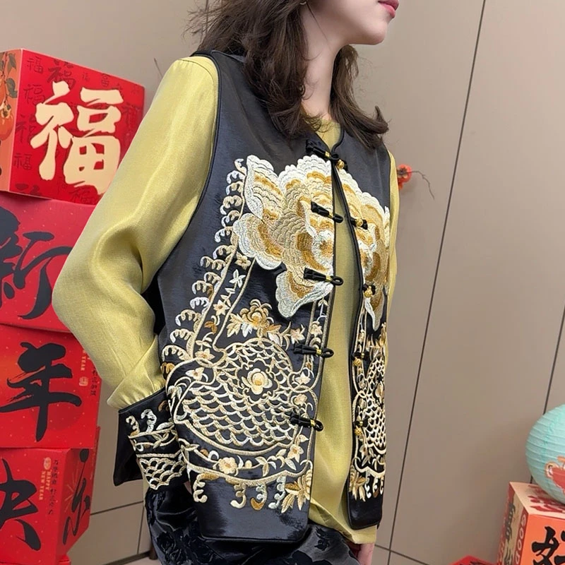 2025年春季新款重工刺绣马甲圆领新中式国风马夹2025