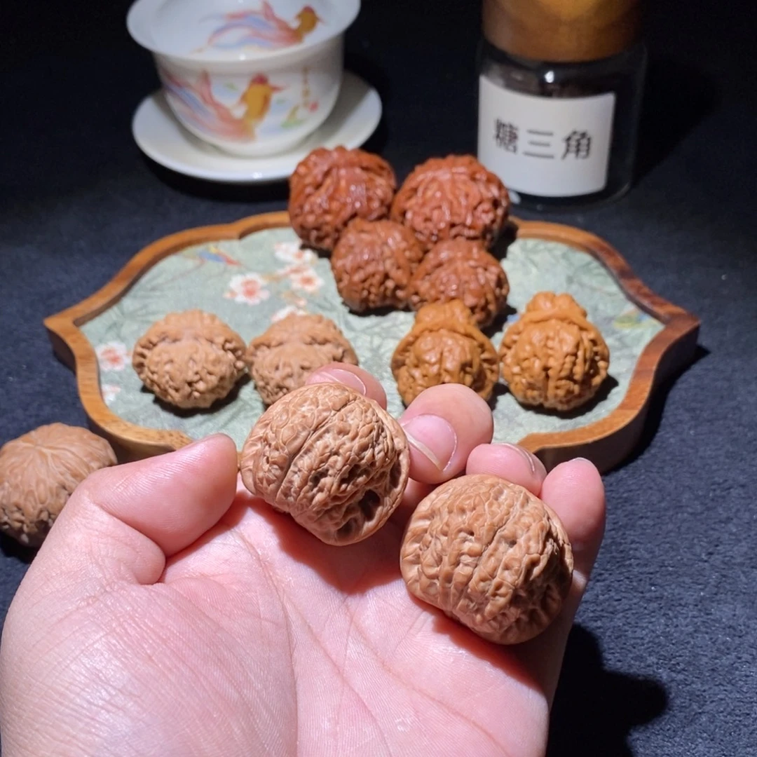 开***片吊坠文玩核桃血麒麟588