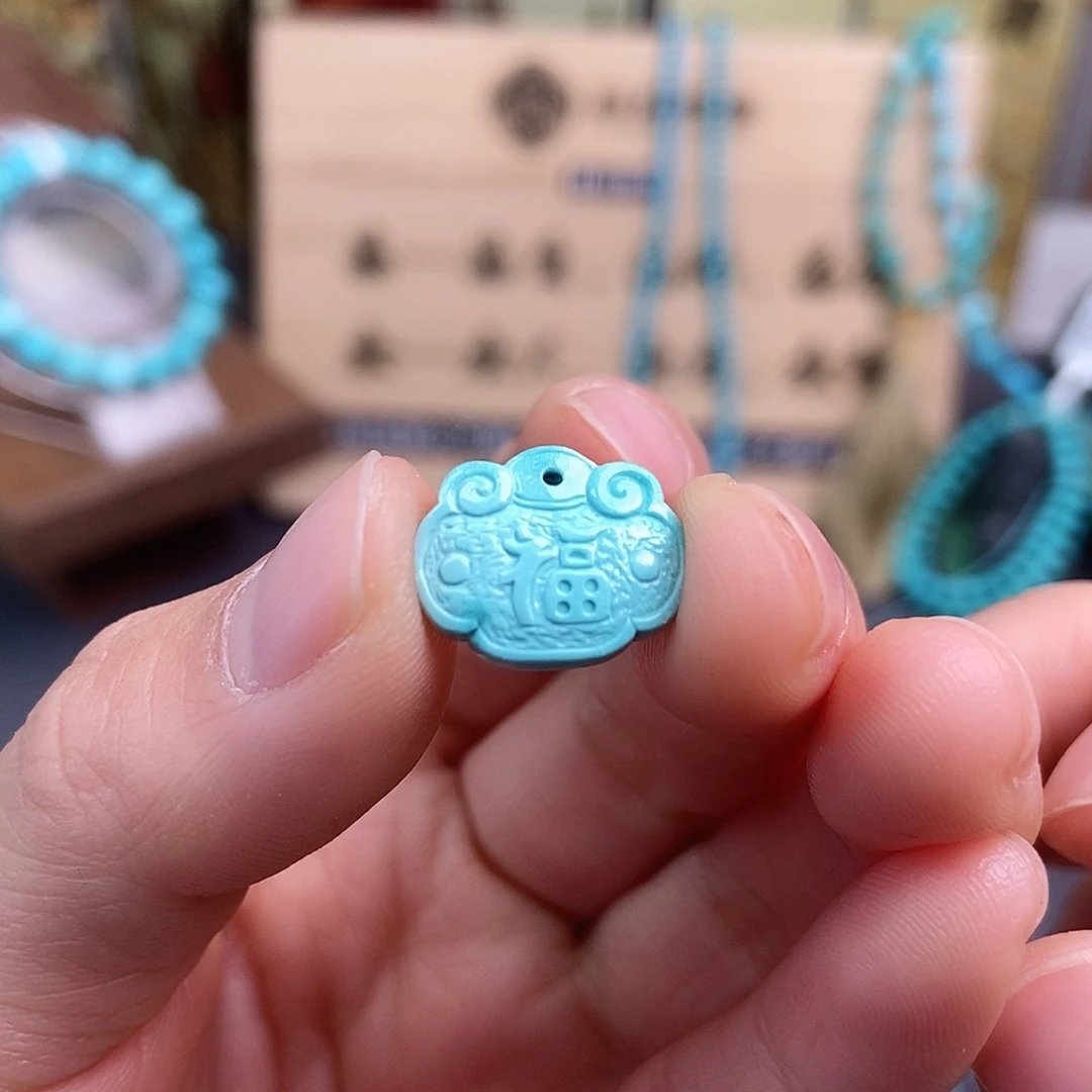 绿松石配饰未镶嵌