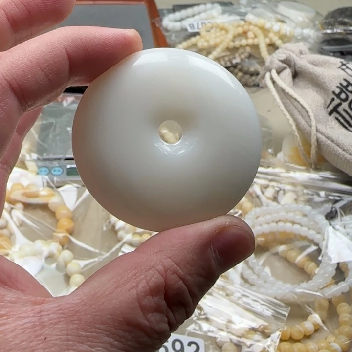 白玉菩提吊坠白色8692