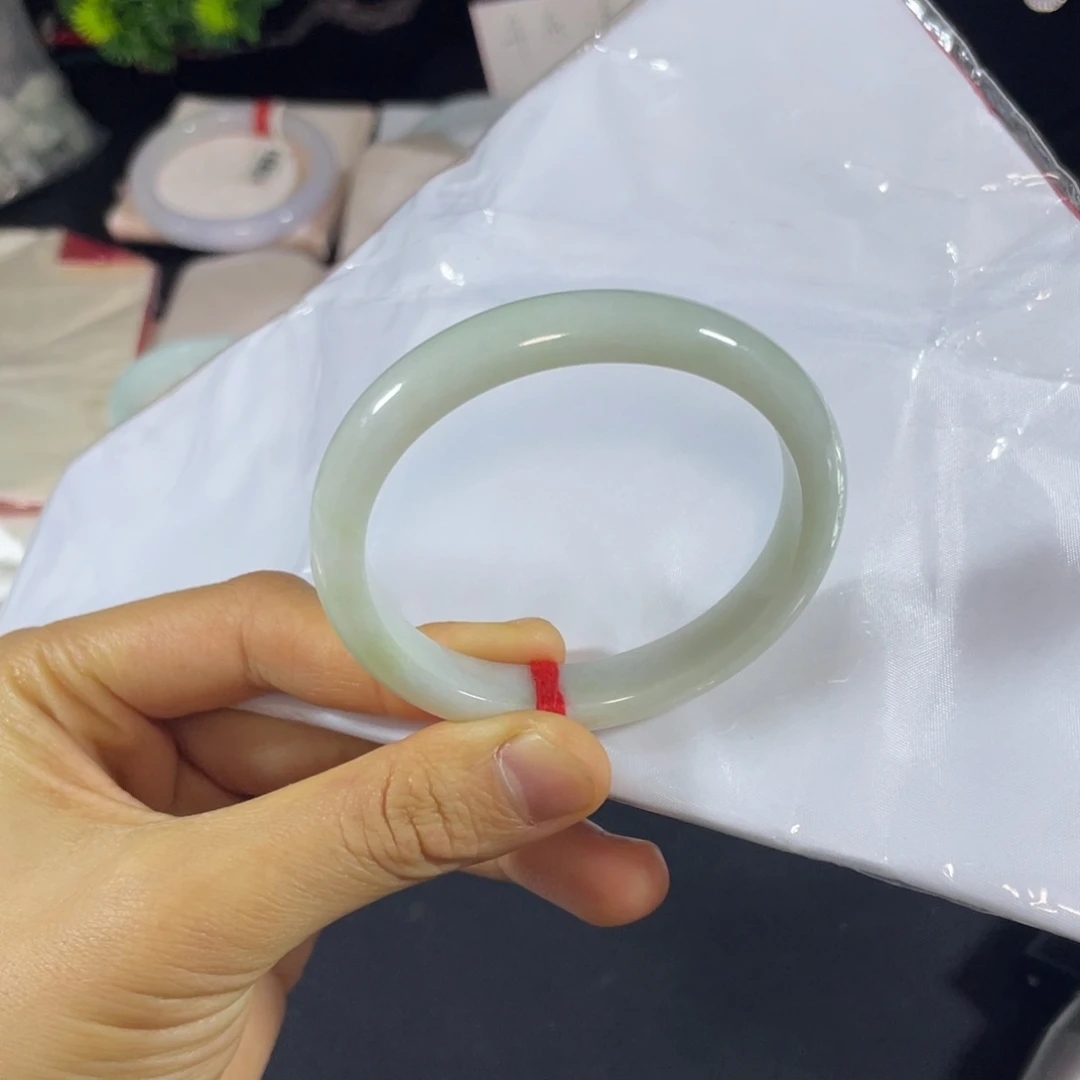 未镶嵌手镯翡翠天然翡翠手镯