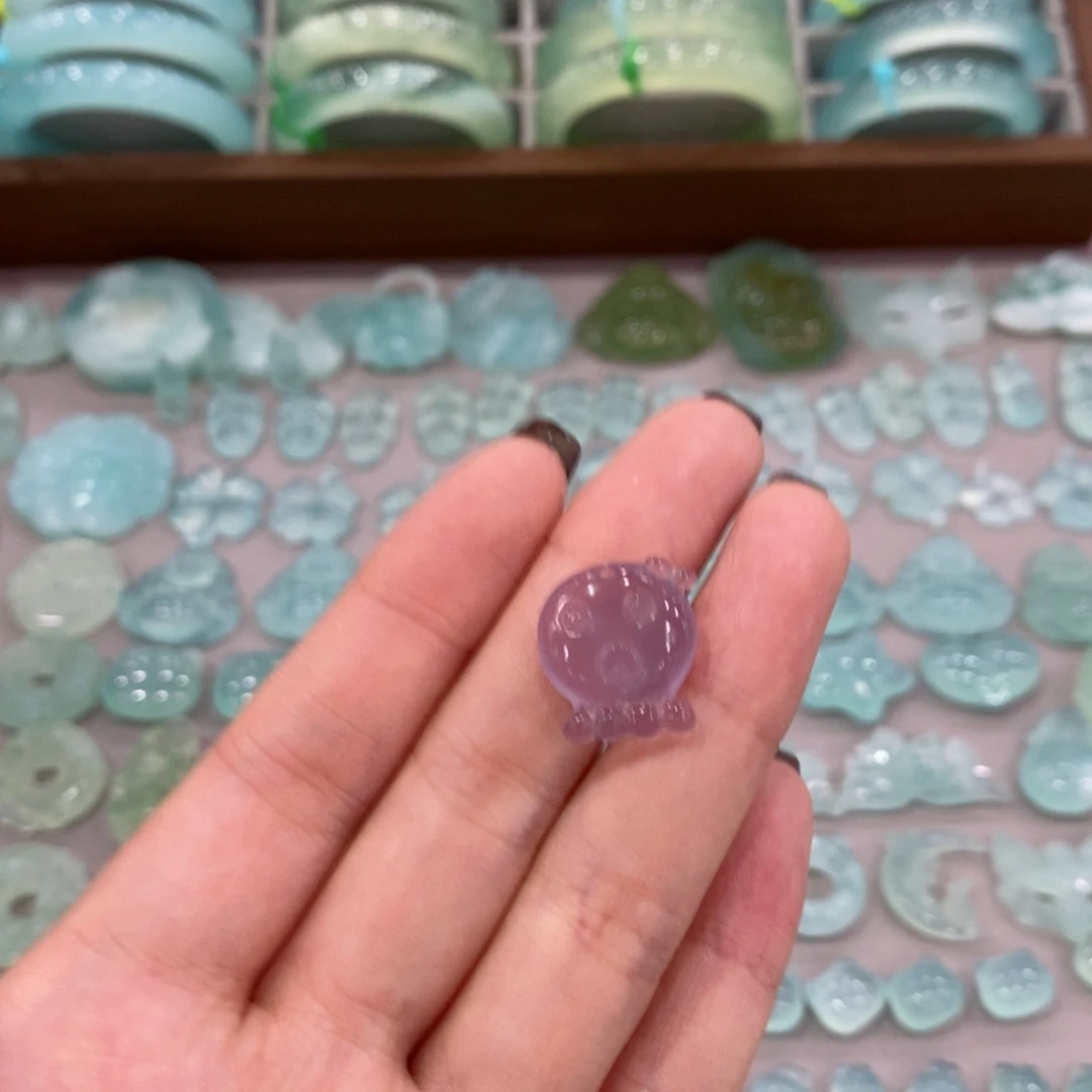 未镶嵌蛇纹石玉颈饰