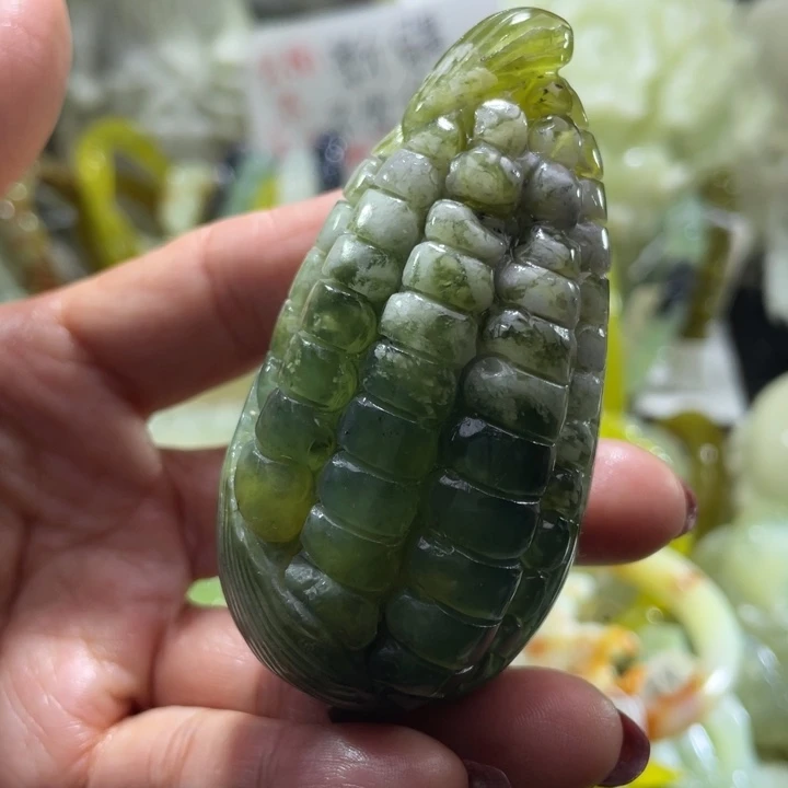 岫玉未镶嵌手把苞米