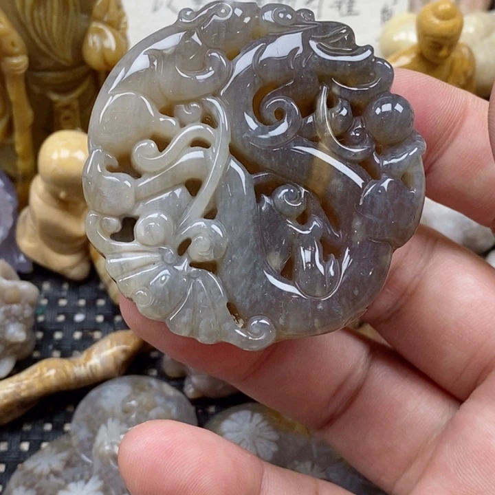 颈饰未镶嵌硅化珊瑚（珊瑚玉）