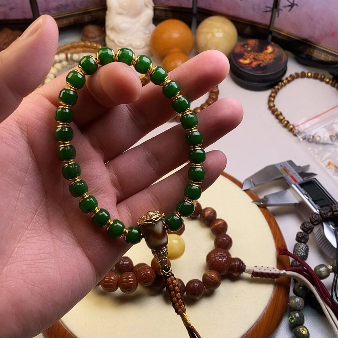 白玉菩提吊坠。。。。。。。。。。