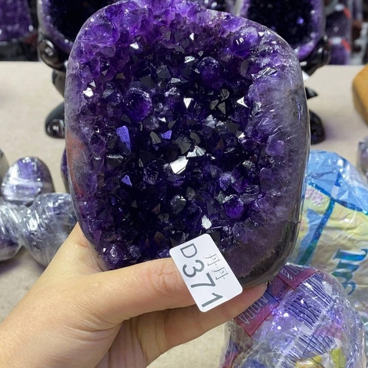 未镶嵌水晶大型摆件（非配饰）