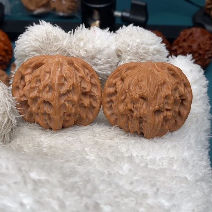 把件文玩核桃41磨盘聚宝盆，轻微浮黄