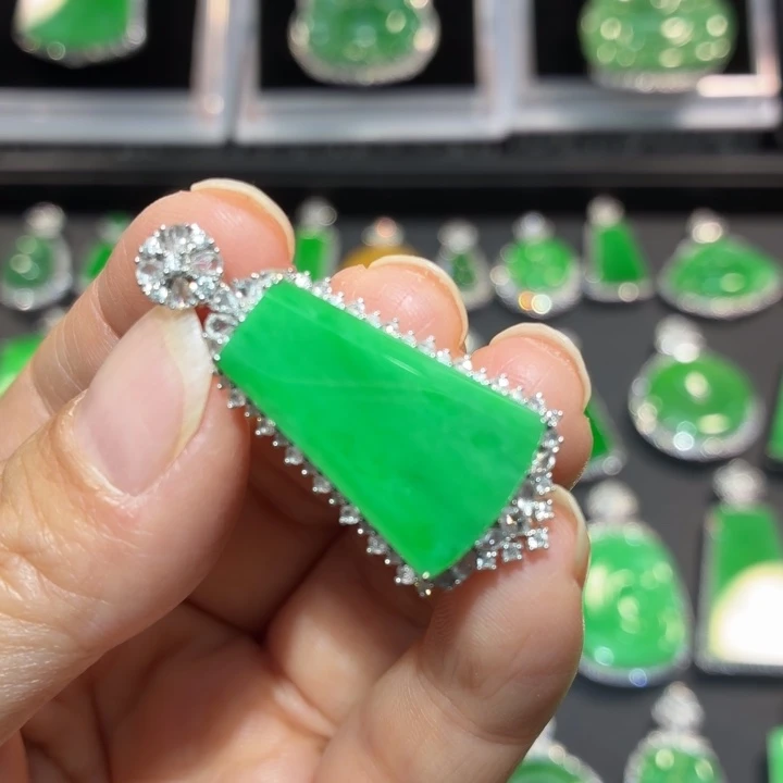 翡翠18K金镶嵌吊坠(不含链)翡翠