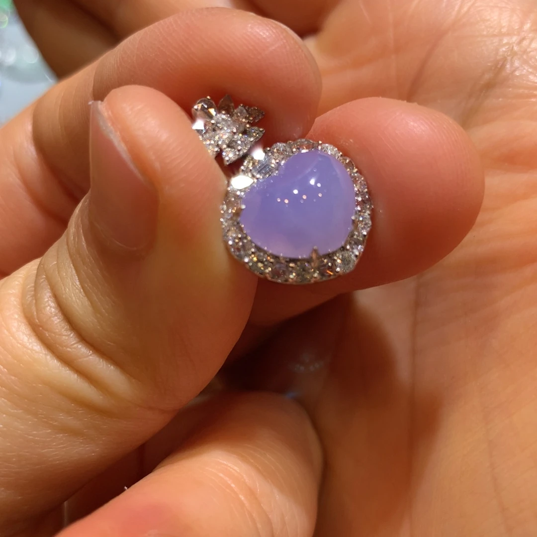 翡翠18K金镶嵌颈饰吊坠