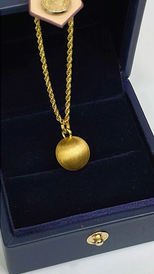 18K金时尚款球球吊坠（不含链）多样性发其一