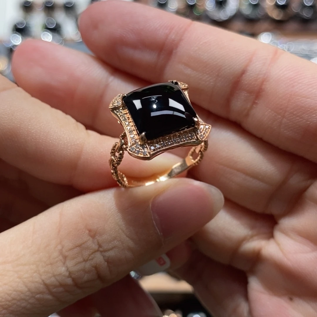 翡翠18K金镶嵌戒指