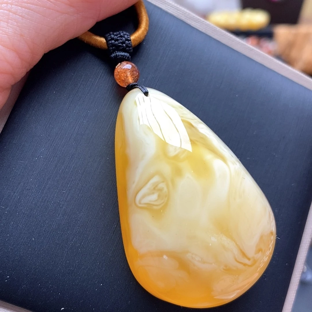 蜜蜡吊坠(赠链)未镶嵌