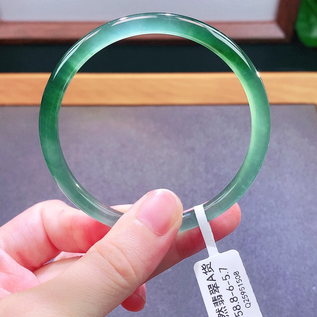 未镶嵌手镯翡翠天然翡翠