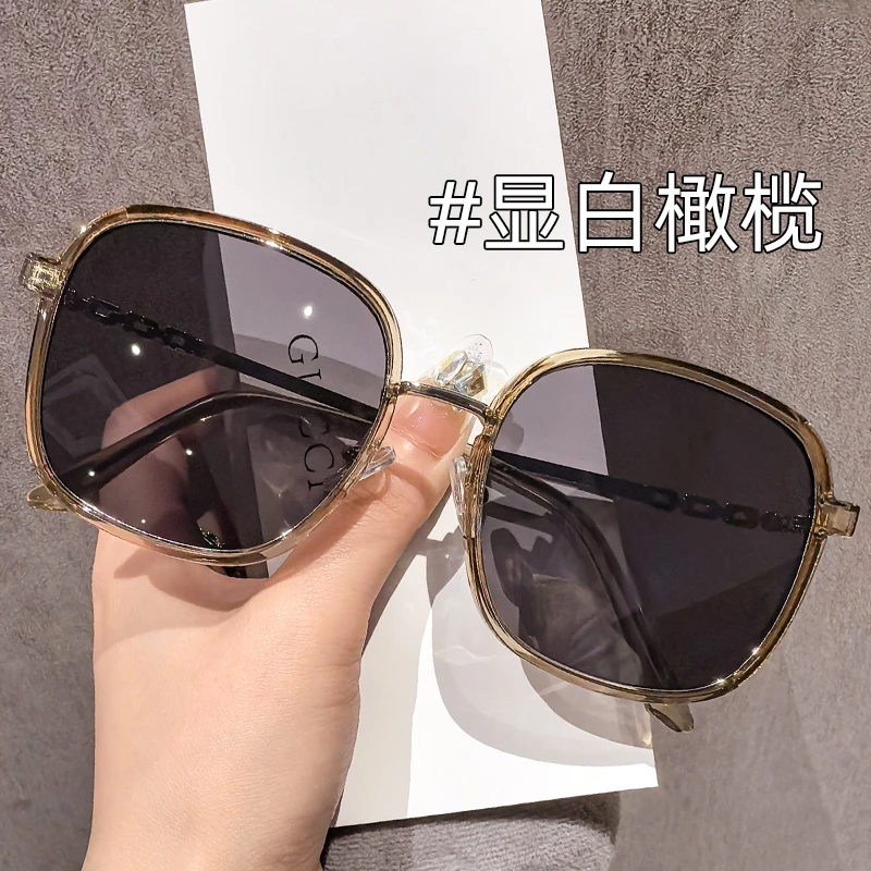 时尚偏光墨镜女款高级感2025新款防紫外线旅行超轻大框太阳镜圆脸