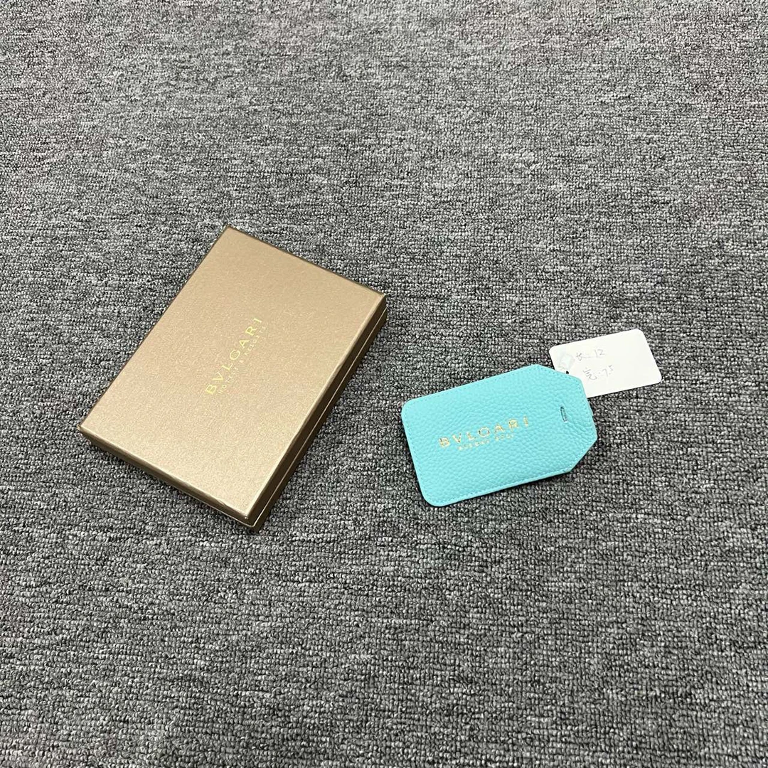 未使用 maje jp926 宝格丽 蓝色行李牌 602256