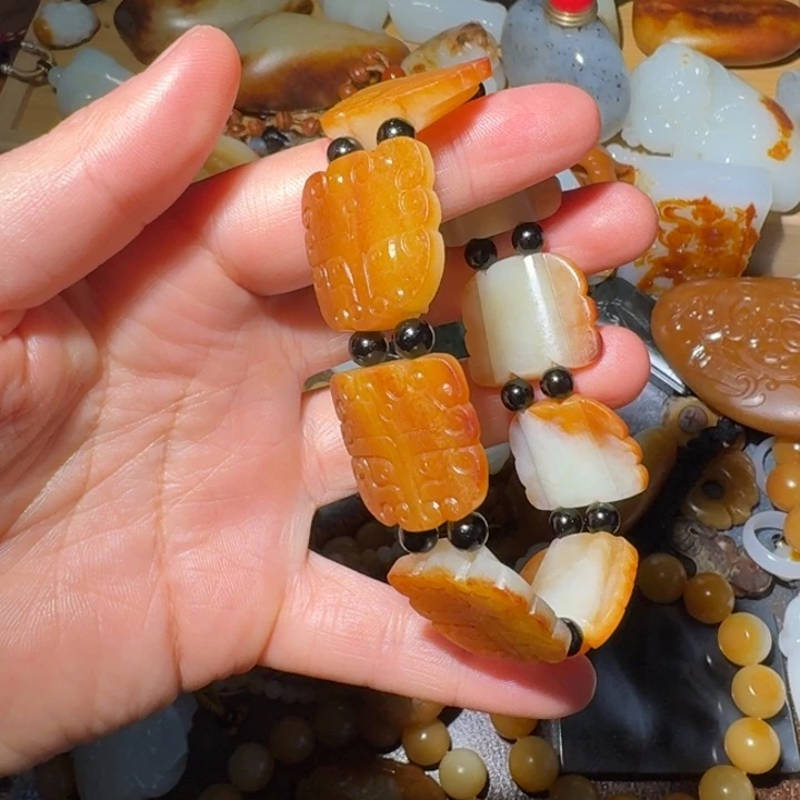 和田玉颈饰未镶嵌