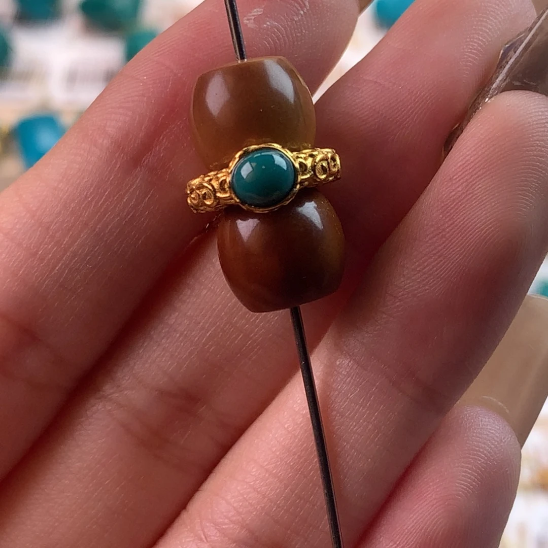 绿松石18K金镶嵌配饰蕊内经8