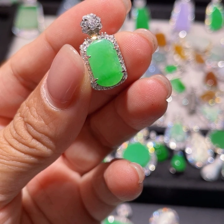 翡翠银S925镶嵌颈饰精品