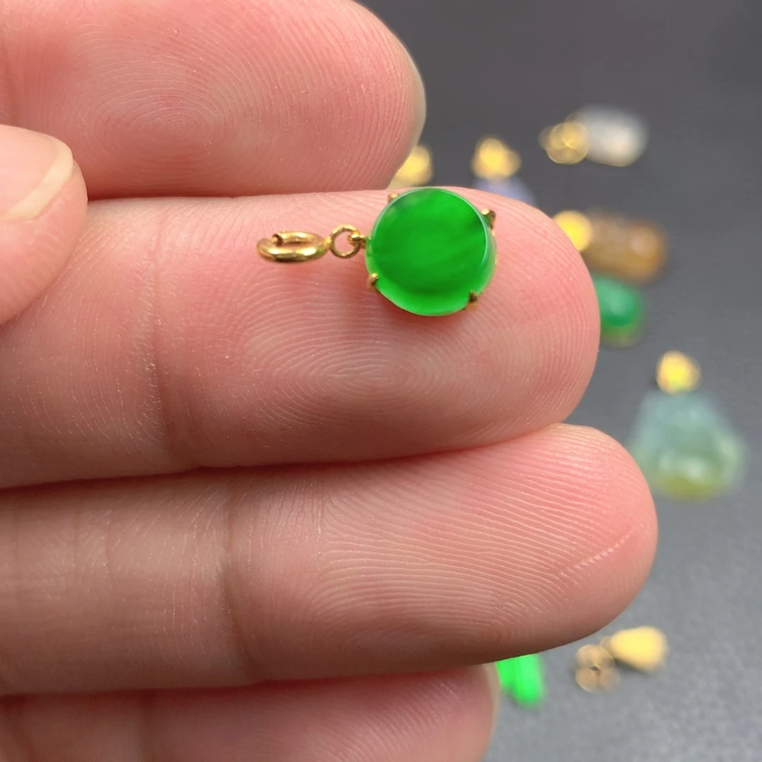 【闪购商品】颈饰18K金镶嵌翡翠翡翠