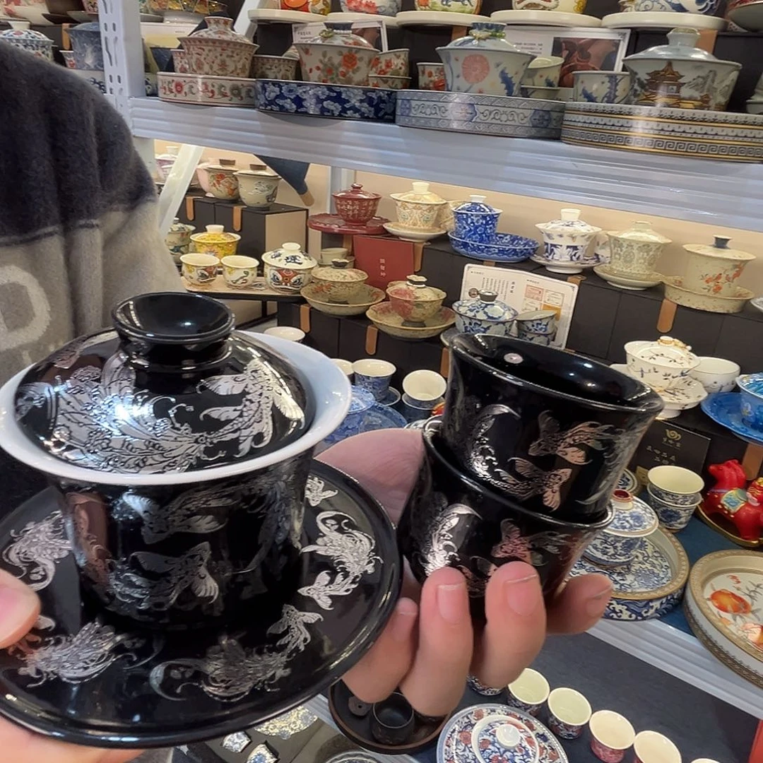 这些盖碗很漂亮！！！