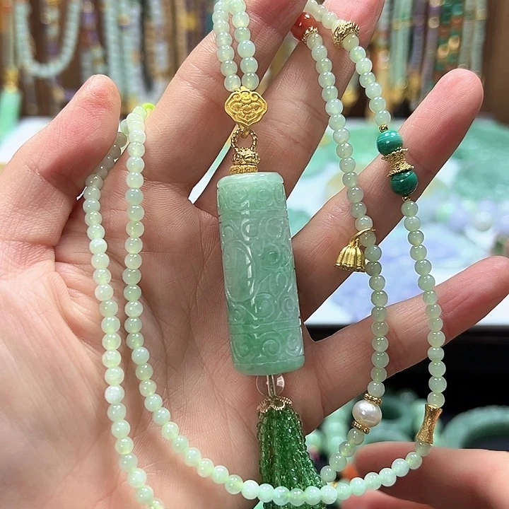 翡翠颈饰未镶嵌吊坠