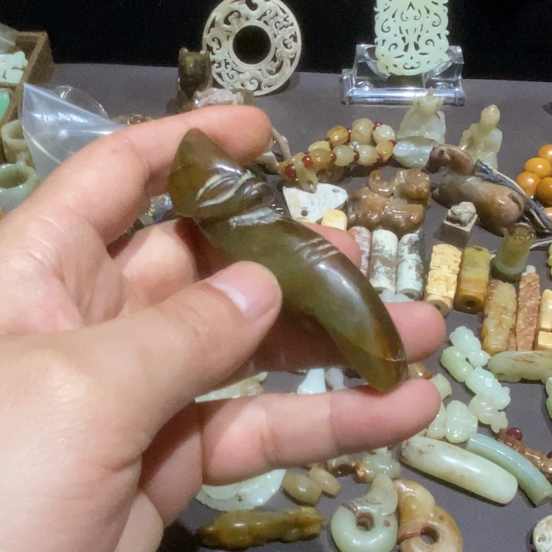 我***了和田玉（糖玉）未镶嵌颈饰