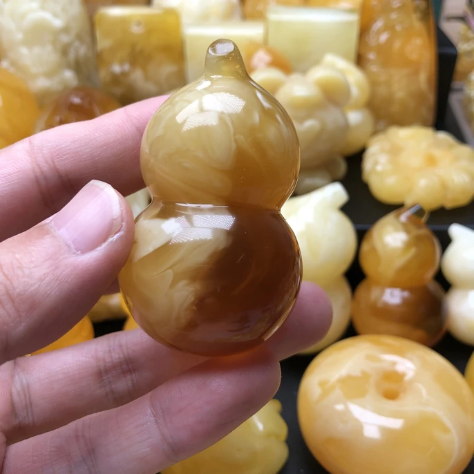 妖花葫芦无杂裂立体雕刻吊坠天然蜜蜡