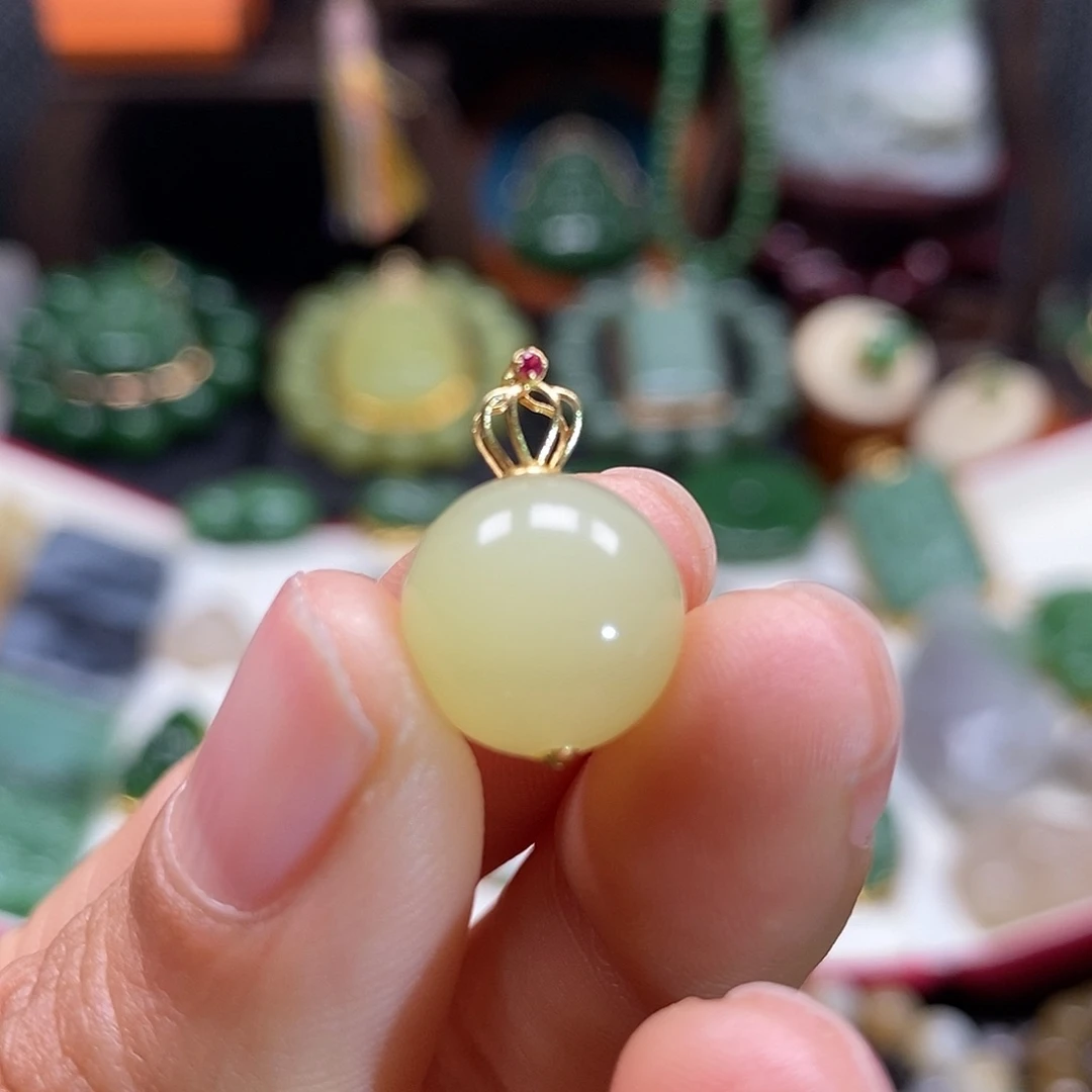 和田玉18K金镶嵌颈饰