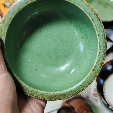 瓷片盘子，碗，瓶子，沙锅，茶壶，微瑕疵！
