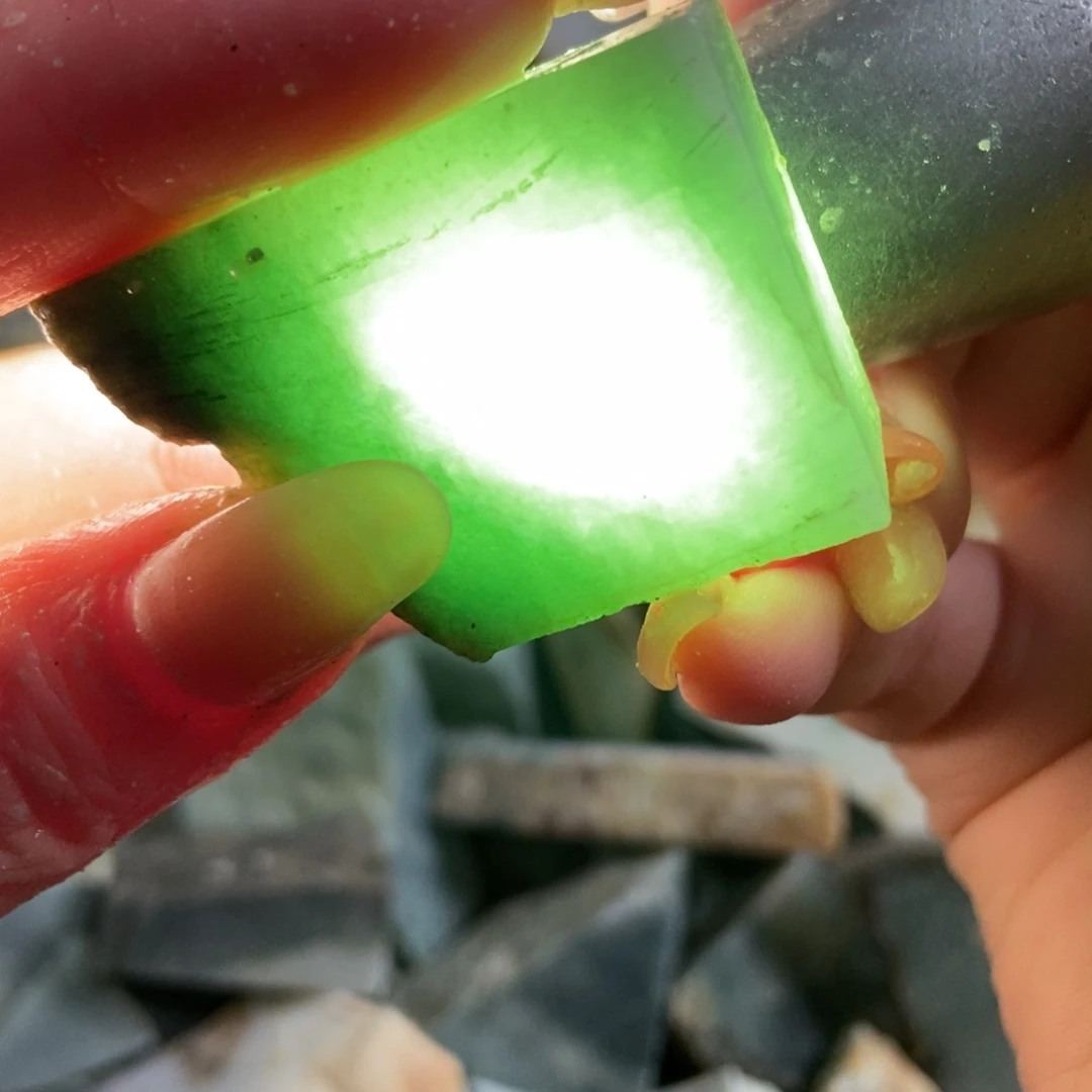 翡翠未镶嵌挂件天然翡翠