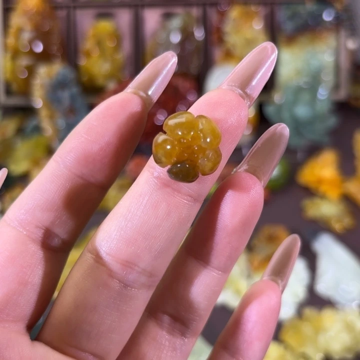 未镶嵌蛇纹石玉颈饰怡**影