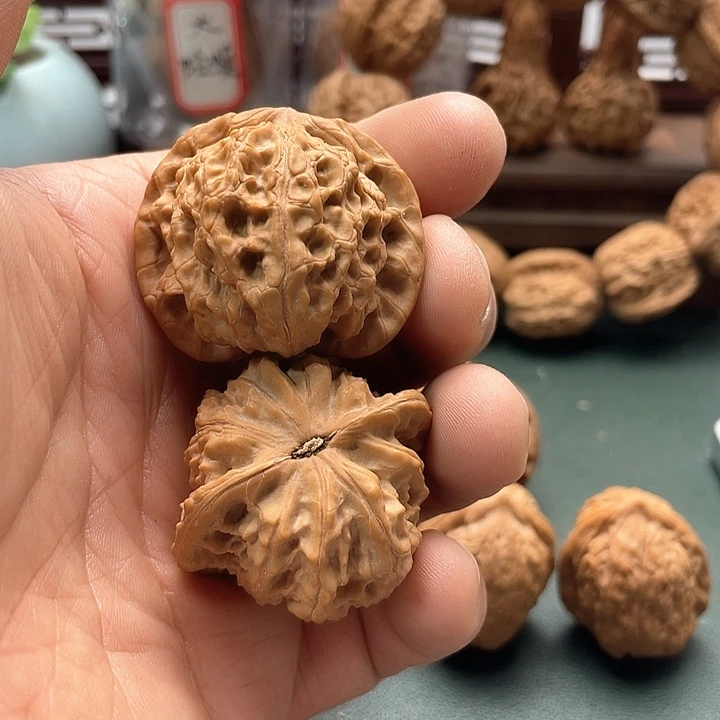 文玩核桃吊坠元****鬣41老管