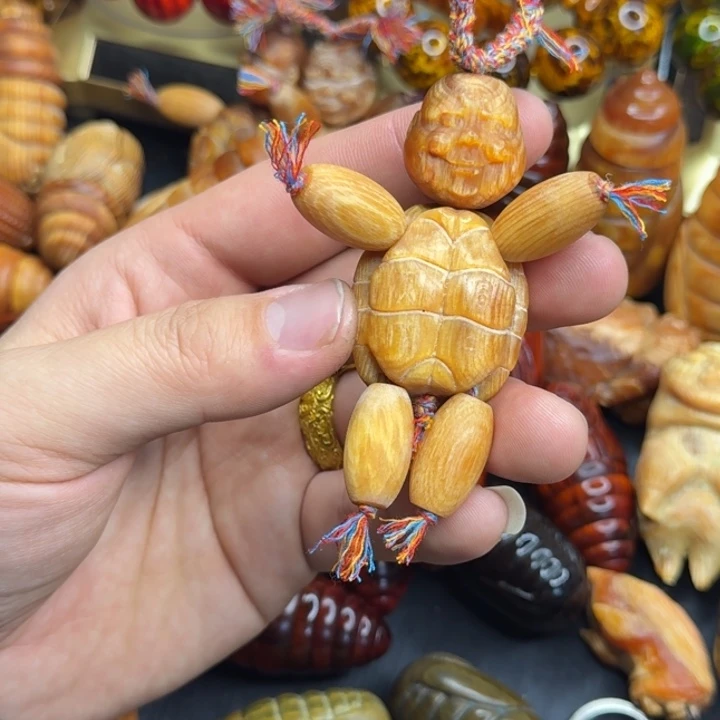 松木琥珀木文玩把件