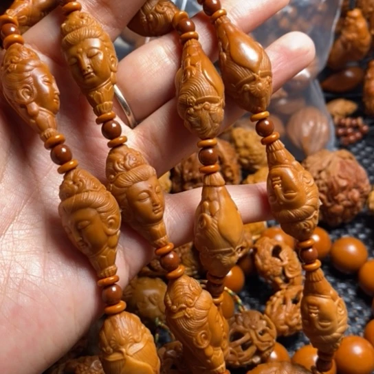 橄榄核吊坠柳叶观音