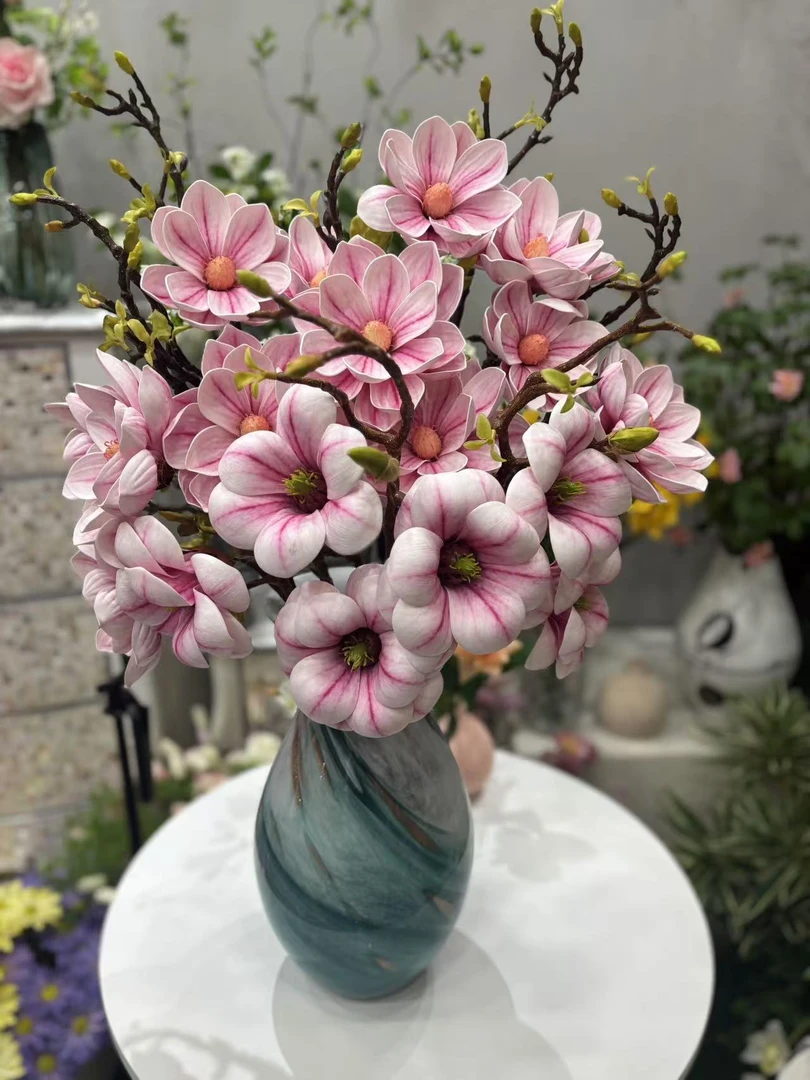 仿真玉兰花搭配花瓶仿真花