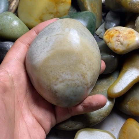 未镶嵌和田玉（糖玉）挂件