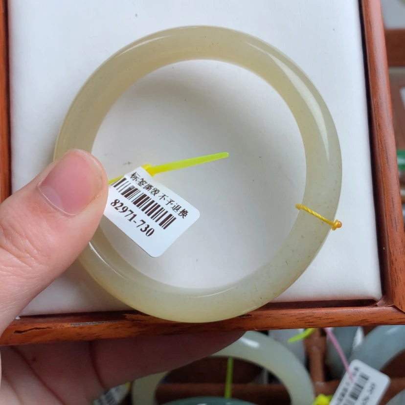 【闪购商品】和田玉手镯未镶嵌