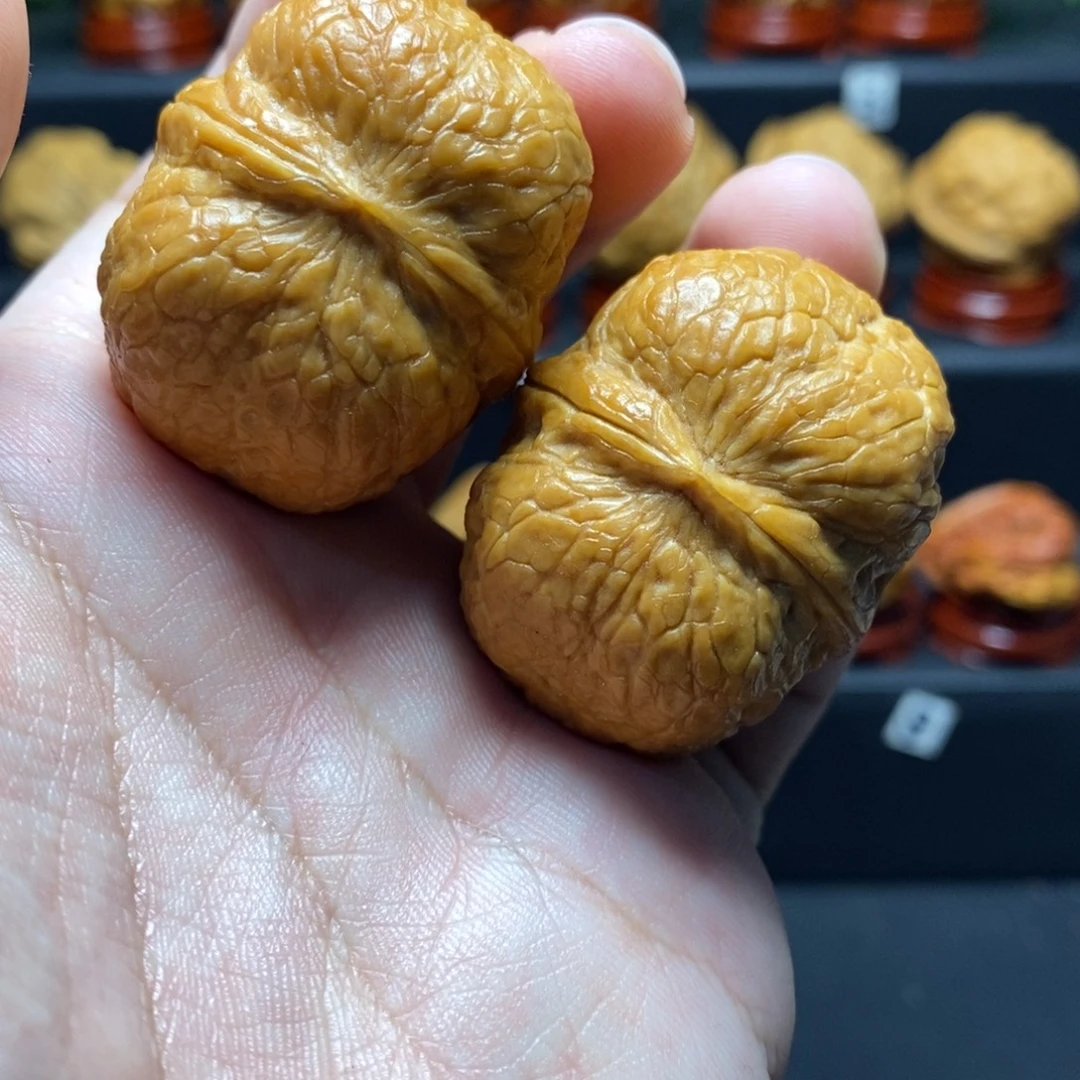 Y***g文玩核桃把件39方尊