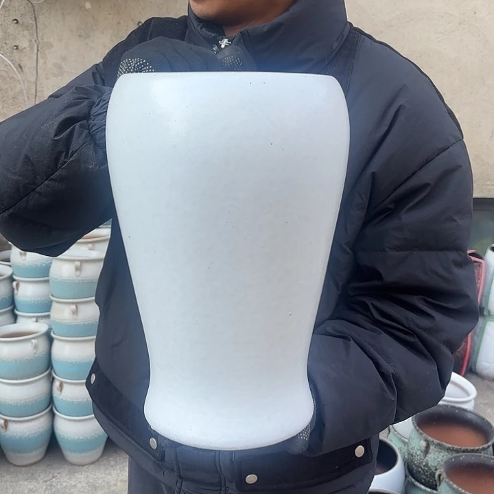 红陶白口径19高度32鸡腿