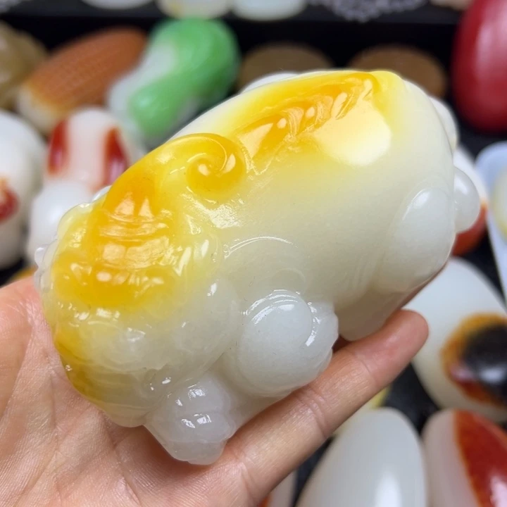 新疆戈壁五彩石金丝