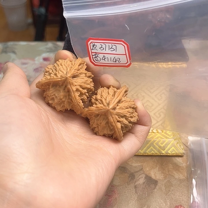 文玩核桃把件盘山三棱