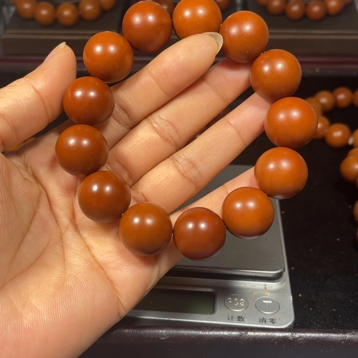 橄榄核吊坠1.81+广西铁核树王全品